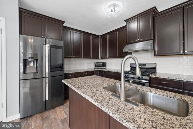 215 N BAYBERRY PKWY, Middletown, DE 19709
