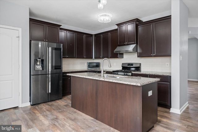 215 N BAYBERRY PKWY, Middletown, DE 19709