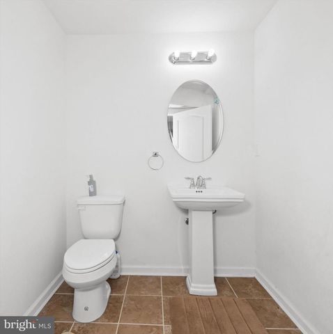 215 N BAYBERRY PKWY, Middletown, DE 19709