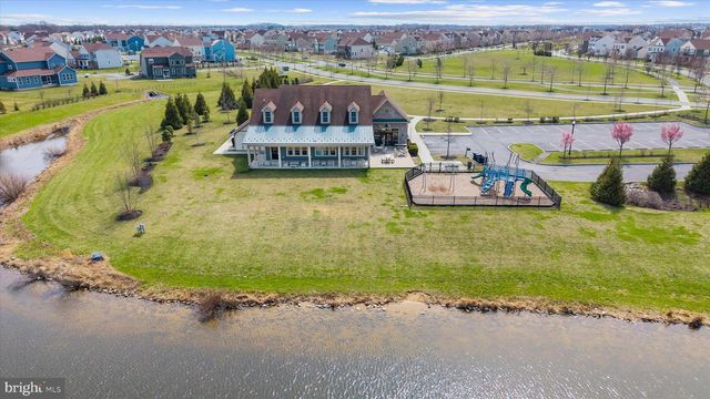 215 N BAYBERRY PKWY, Middletown, DE 19709