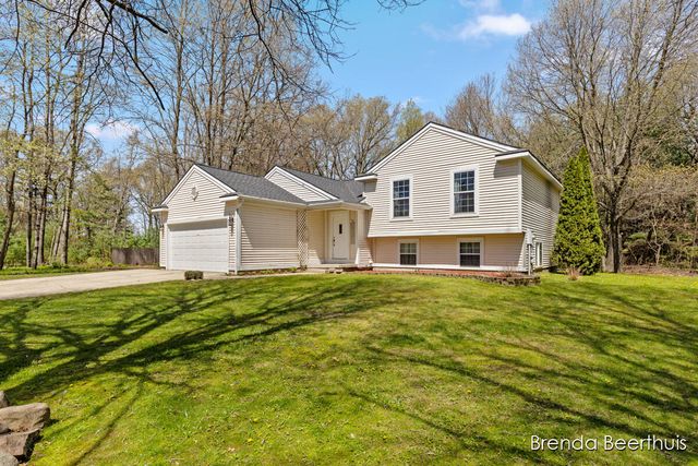 10950 Debbie Drive, Greenville, MI 48838