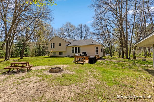 10950 Debbie Drive, Greenville, MI 48838