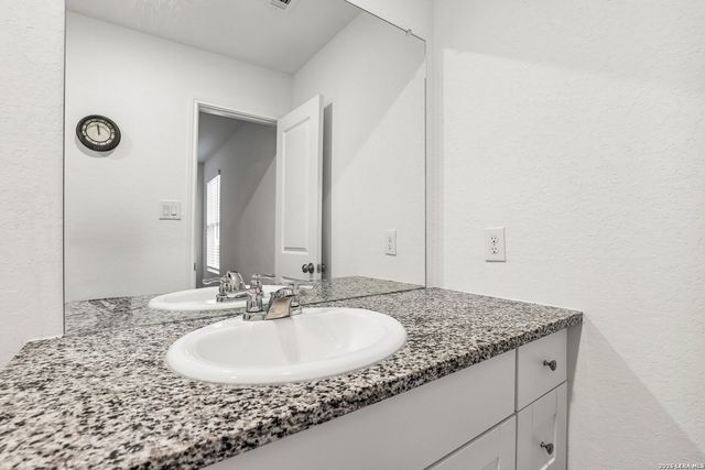 5955 Sunset Song Ln, Bulverde, TX 78163