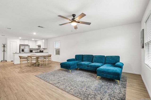 5955 Sunset Song Ln, Bulverde, TX 78163
