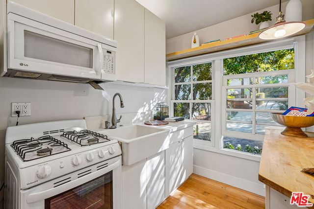 3314 Greenfield Avenue, Los Angeles, CA 90034