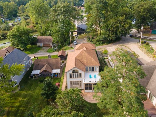 15 Lane 200EB Lake James, Angola, IN 46703