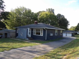 304 W 14th St, Benton, KY 42025