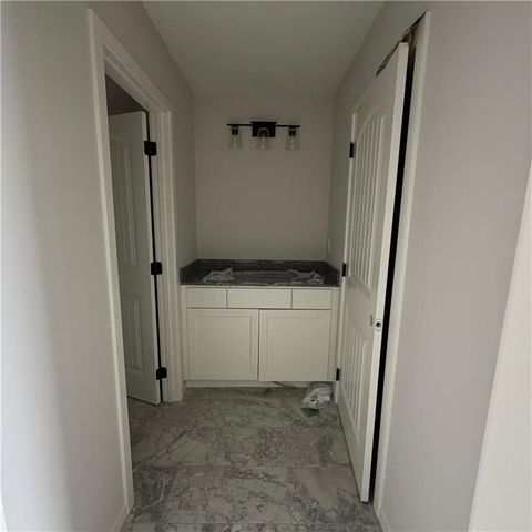 2001 Foxtail Point, Kearney, MO 64060