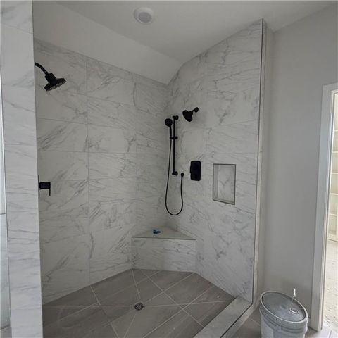 2001 Foxtail Point, Kearney, MO 64060