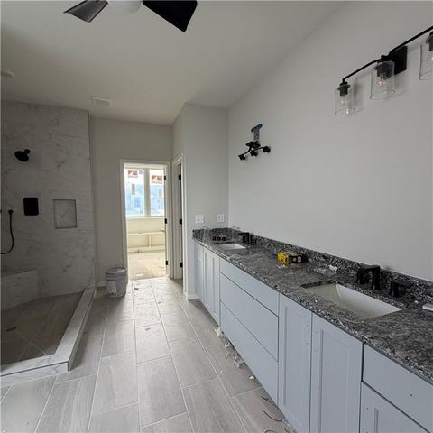 2001 Foxtail Point, Kearney, MO 64060