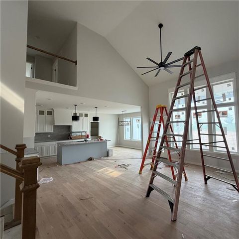 2001 Foxtail Point, Kearney, MO 64060