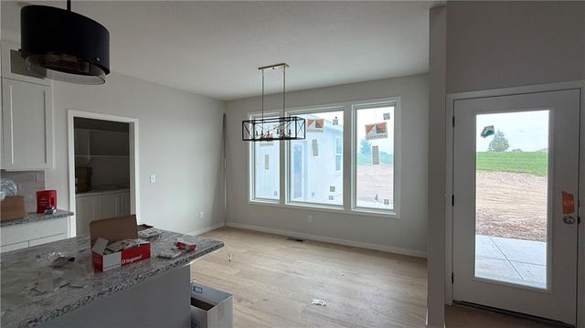 2001 Foxtail Point, Kearney, MO 64060