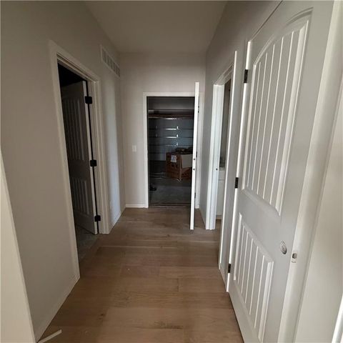 2001 Foxtail Point, Kearney, MO 64060