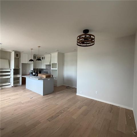 2001 Foxtail Point, Kearney, MO 64060