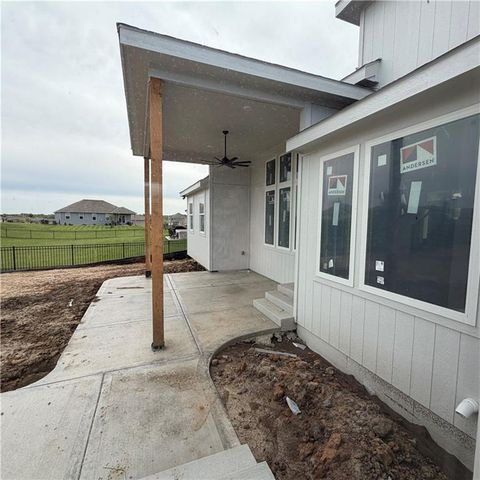2001 Foxtail Point, Kearney, MO 64060