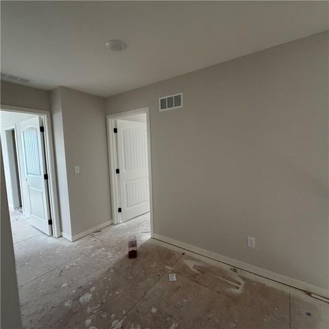 2001 Foxtail Point, Kearney, MO 64060