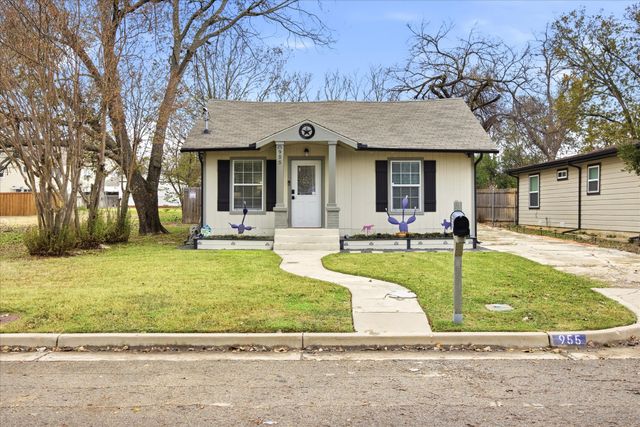 955 W Sloan, Stephenville, TX 76401