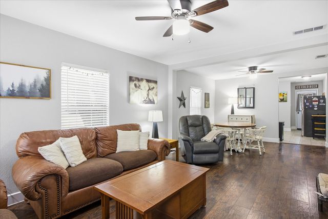 955 W Sloan, Stephenville, TX 76401