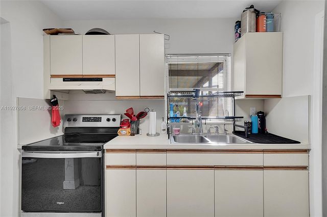 10340 SW 157th St, Miami, FL 33157