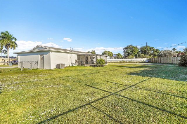 10340 SW 157th St, Miami, FL 33157