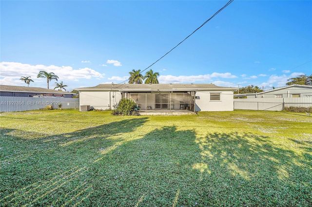 10340 SW 157th St, Miami, FL 33157