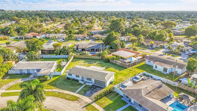 10340 SW 157th St, Miami, FL 33157