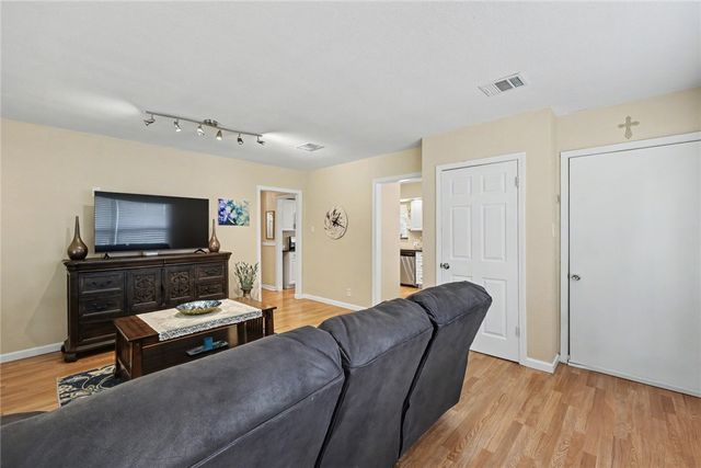 6007 Orms Dr, Corpus Christi, TX 78412