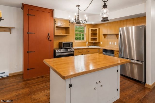 138 River View Way, Montague Twp., NJ 07827