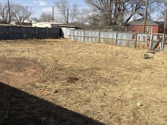 307 E 5th Street, Sundown, TX 79372