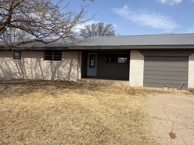 307 E 5th Street, Sundown, TX 79372