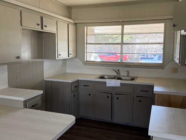 307 E 5th Street, Sundown, TX 79372