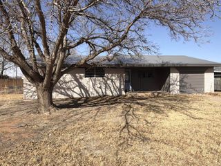 307 E 5th Street, Sundown, TX 79372