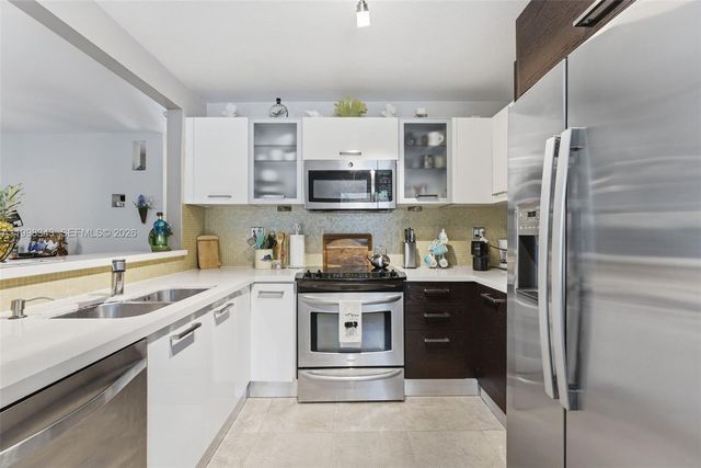 704 SW 14th St, Fort Lauderdale, FL 33315