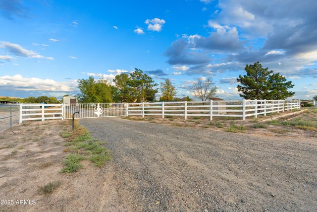 3731 N Rd 1 -- W, Chino Valley, AZ 86323