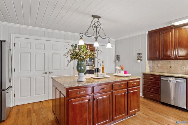 7485 Moores Mill Road, Huntsville, AL 35811