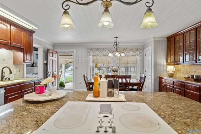 7485 Moores Mill Road, Huntsville, AL 35811