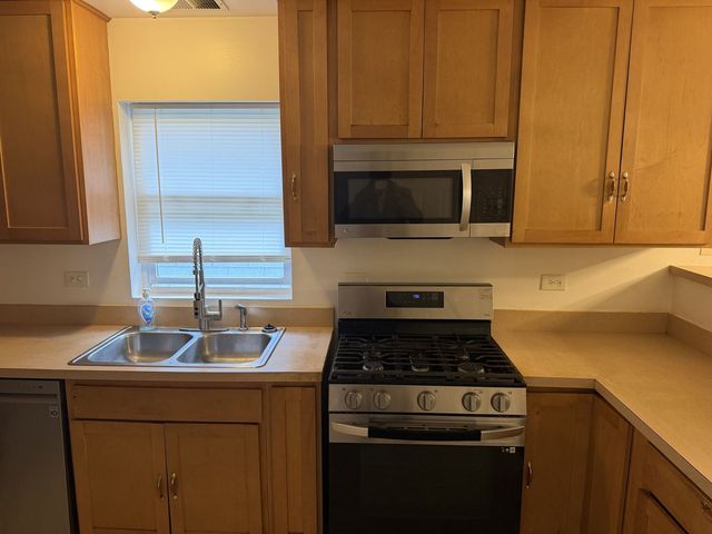 6125 S Ada Street 2, Chicago, IL 60636