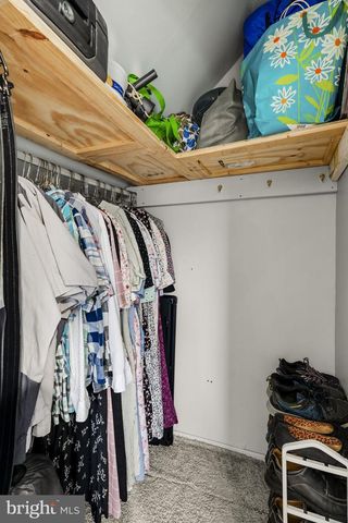 633 N FARMERSVILLE RD, Ephrata, PA 17522