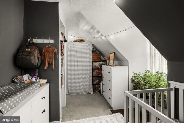 633 N FARMERSVILLE RD, Ephrata, PA 17522