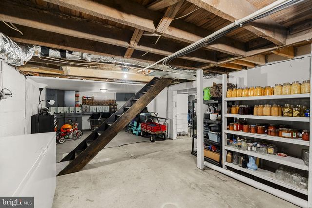 633 N FARMERSVILLE RD, Ephrata, PA 17522