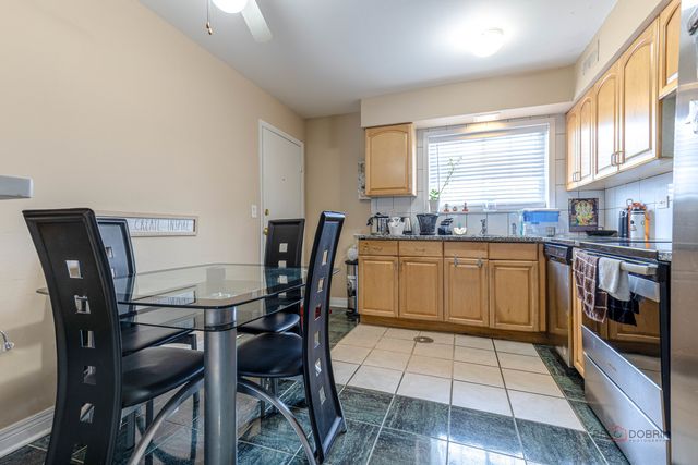 9396 Bay Colony Drive 1S, Des Plaines, IL 60016