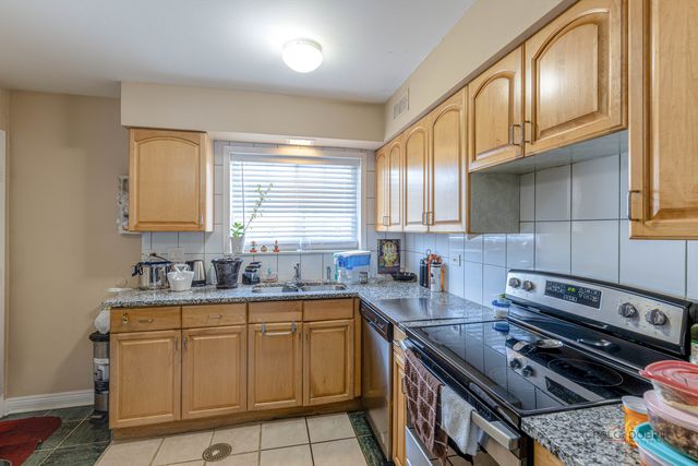 9396 Bay Colony Drive 1S, Des Plaines, IL 60016