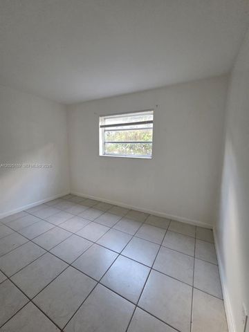 2121 NE 168th St 06, North Miami Beach, FL 33162