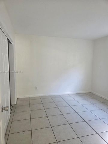 2121 NE 168th St 06, North Miami Beach, FL 33162