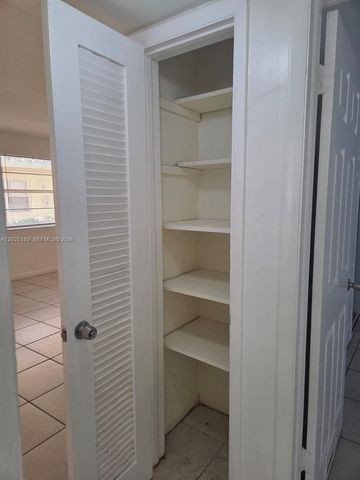 2121 NE 168th St 06, North Miami Beach, FL 33162