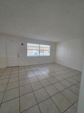 2121 NE 168th St 06, North Miami Beach, FL 33162
