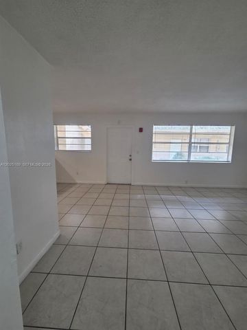 2121 NE 168th St 06, North Miami Beach, FL 33162