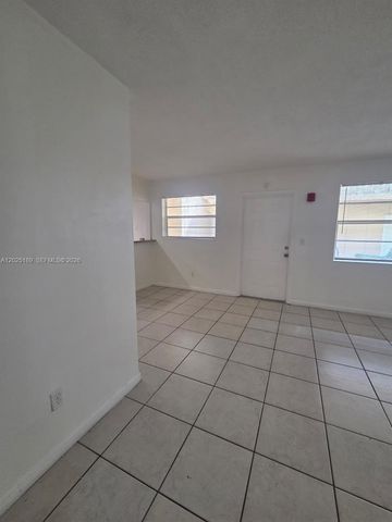2121 NE 168th St 06, North Miami Beach, FL 33162