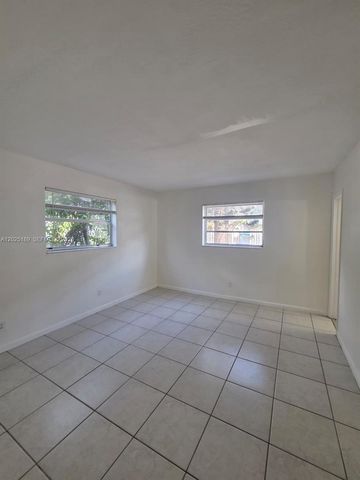 2121 NE 168th St 06, North Miami Beach, FL 33162