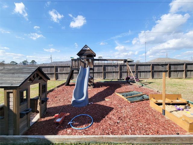 108 Sam Drive, Dayton, TX 77535